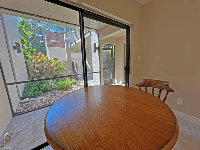 Breakfast nook opens onto front courtyard