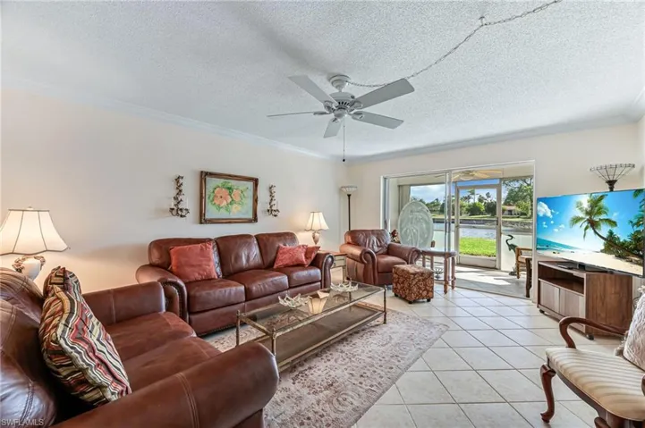 200 Valley Stream Dr # C4, Naples Fl 34113