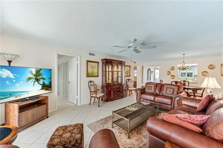 200 Valley Stream Dr # C4, Naples Fl 34113