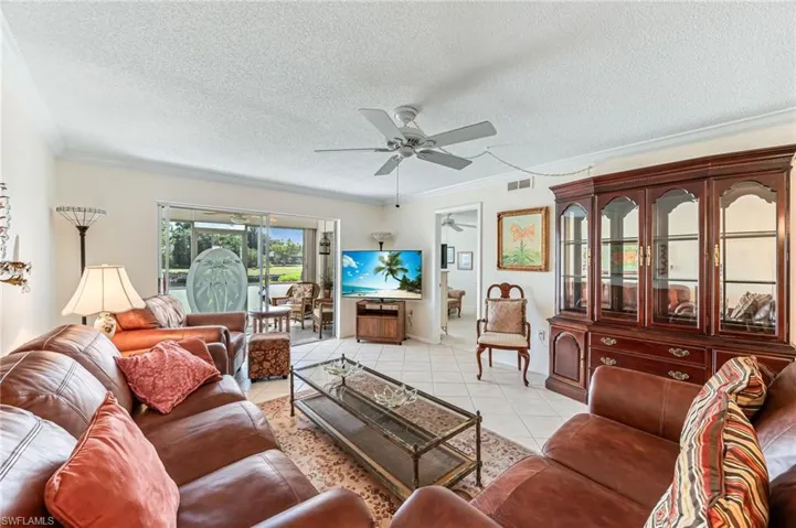 200 Valley Stream Dr # C4, Naples Fl 34113