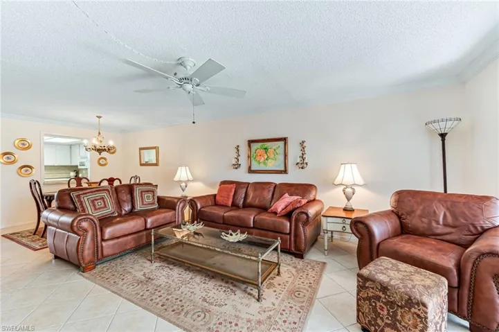 200 Valley Stream Dr # C4, Naples Fl 34113