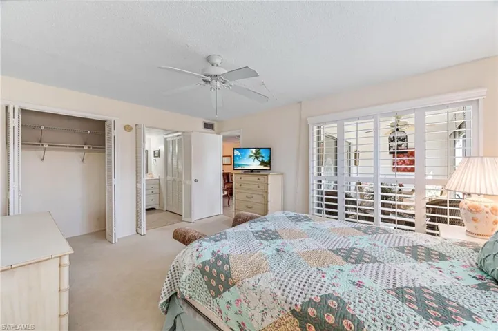 200 Valley Stream Dr # C4, Naples Fl 34113