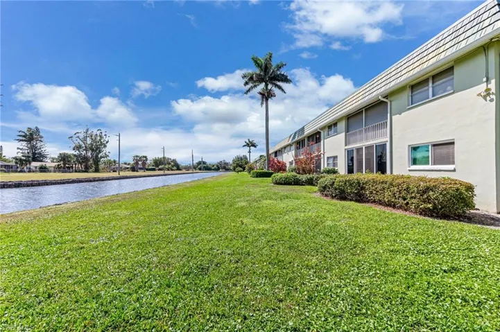 200 Valley Stream Dr # C4, Naples Fl 34113