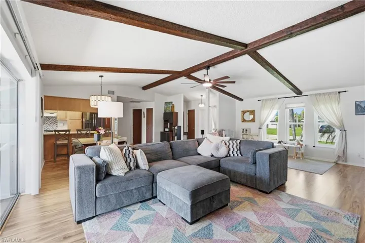 329 16th Pl, Cape Coral, Florida 33990