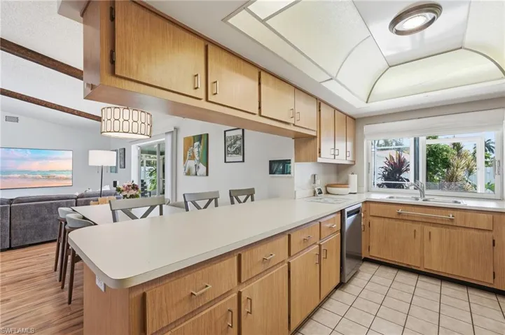 329 16th Pl, Cape Coral, Florida 33990