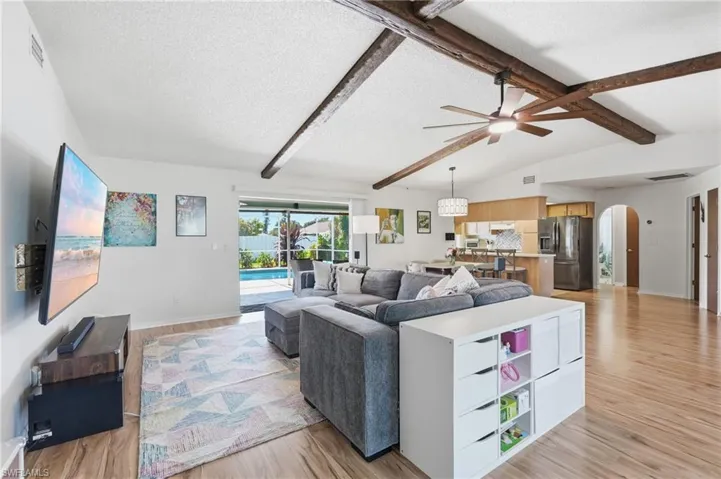 329 16th Pl, Cape Coral, Florida 33990