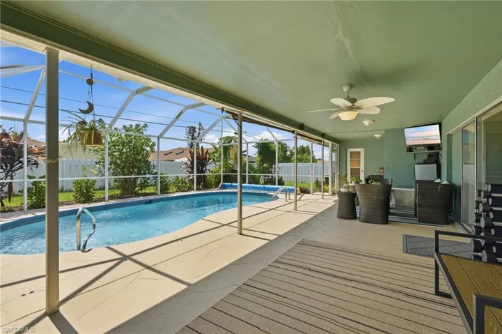 329 16th Pl, Cape Coral, Florida 33990