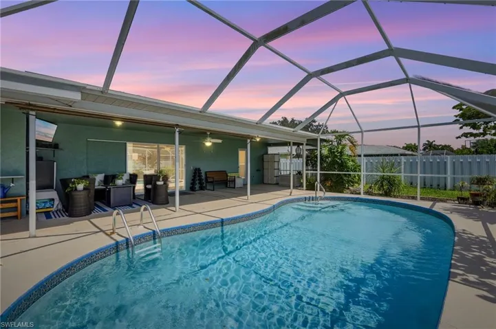 329 16th Pl, Cape Coral, Florida 33990