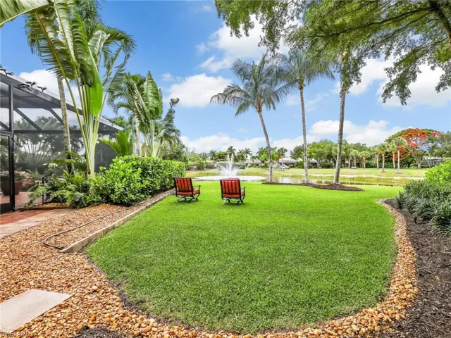 Beautiful side yard with stone and mulch and pathways