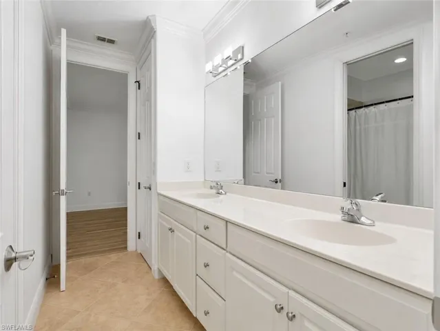 Third and fourth bedroom bathroom