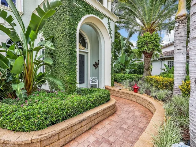 Raise planters with beautiful arched entryway