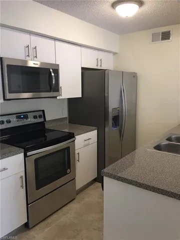 5331  Summerlin  RD, Fort Myers, FL 33919