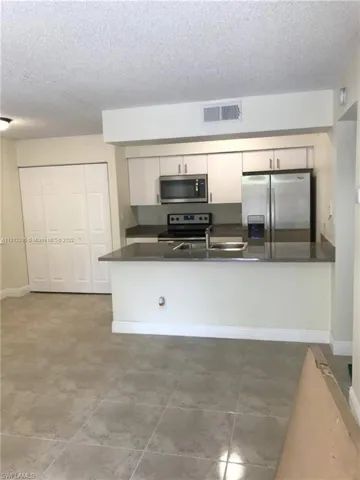 5331  Summerlin  RD, Fort Myers, FL 33919