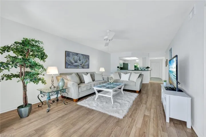774  Wiggins Lake  DR, Naples, FL 34110