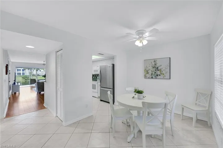 774  Wiggins Lake  DR, Naples, FL 34110