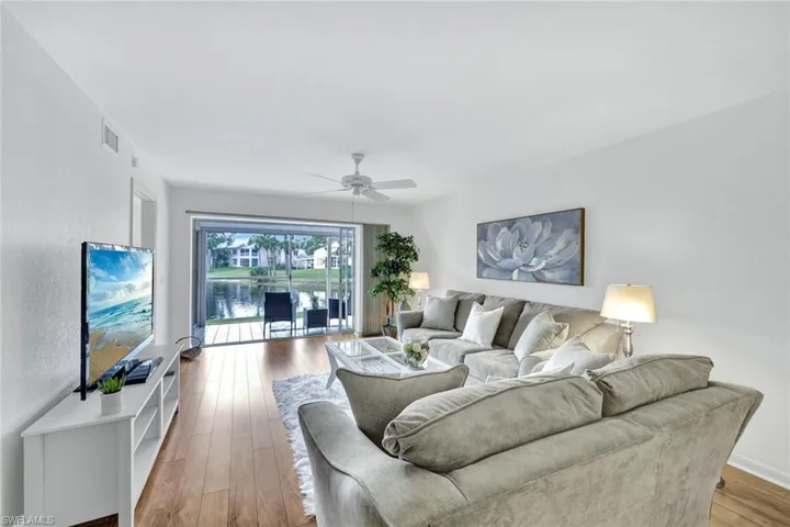 774  Wiggins Lake  DR, Naples, FL 34110