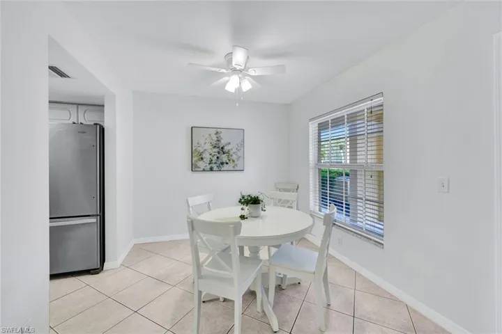 774  Wiggins Lake  DR, Naples, FL 34110