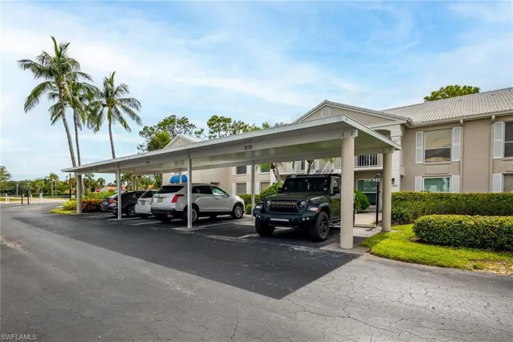 815  Gulf Pavilion  DR, Naples, FL 34108