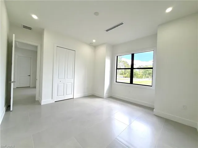 4283 10th St Ne, Naples, Florida 34120