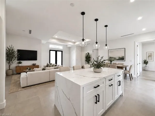 4283 10th St Ne, Naples, Florida 34120