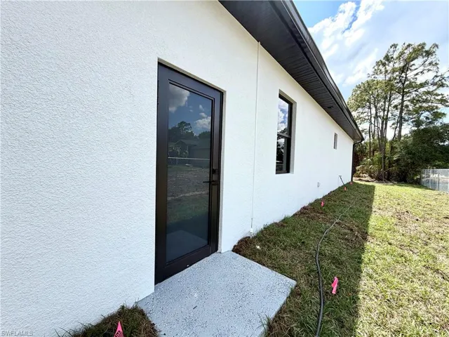 4283 10th St Ne, Naples, Florida 34120