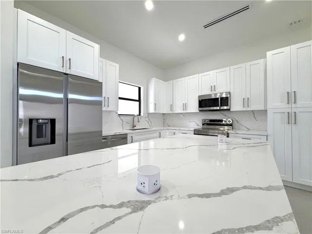 4283 10th St Ne, Naples, Florida 34120