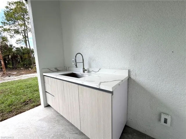 4283 10th St Ne, Naples, Florida 34120