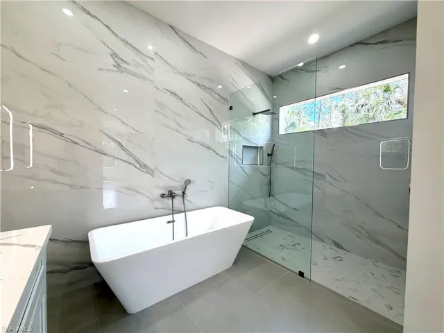 4283 10th St Ne, Naples, Florida 34120