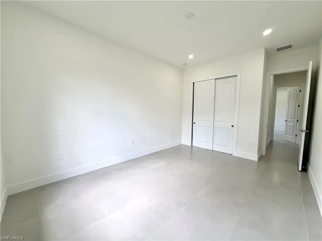 4283 10th St Ne, Naples, Florida 34120