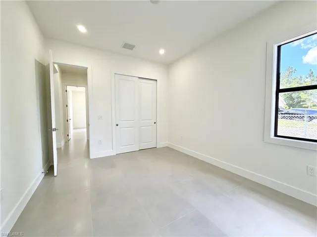 4283 10th St Ne, Naples, Florida 34120