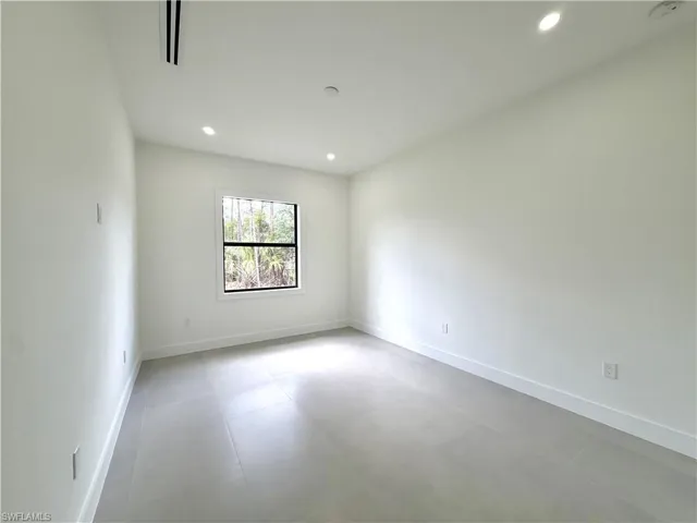 4283 10th St Ne, Naples, Florida 34120