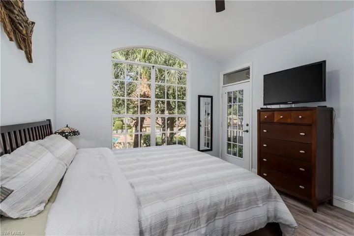 56 Silver Oaks Cir 202, Naples, Florida 34119