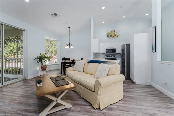 56 Silver Oaks Cir 202, Naples, Florida 34119