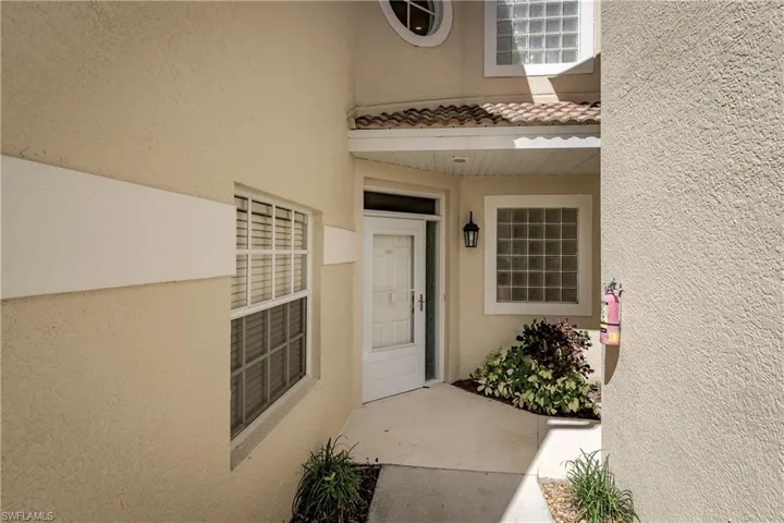 56 Silver Oaks Cir 202, Naples, Florida 34119