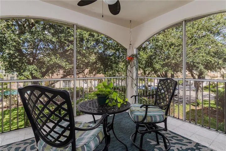 56 Silver Oaks Cir 202, Naples, Florida 34119