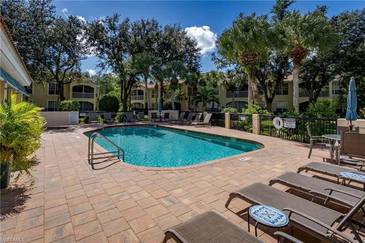 56 Silver Oaks Cir 202, Naples, Florida 34119