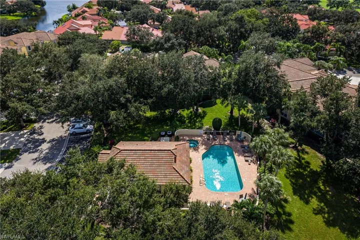 56 Silver Oaks Cir 202, Naples, Florida 34119