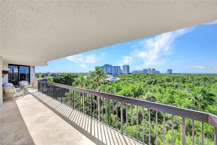 6001 Pelican Bay BLVD # 401, NAPLES FL 34108
