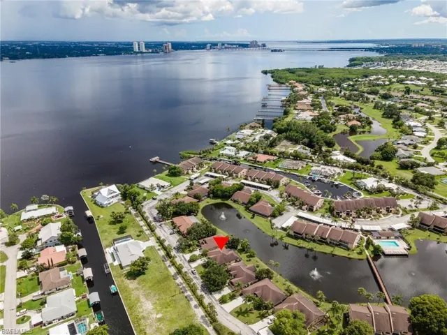 15472 Admiralty Cir 1, North Fort Myers, Florida 33917
