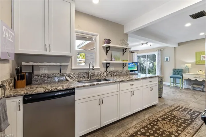 1451  Maravilla  AVE, Fort Myers, FL 33901