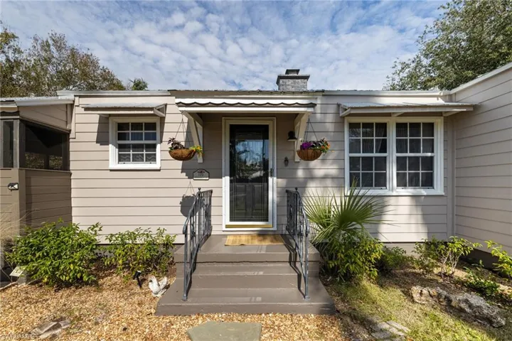 1451  Maravilla  AVE, Fort Myers, FL 33901