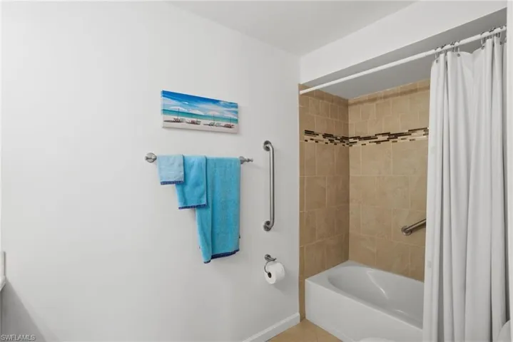Guest Bathroom with tub