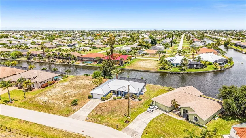 1137 Sw 37th St, Cape Coral, Florida 33914