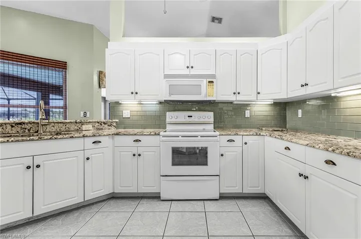 1137 Sw 37th St, Cape Coral, Florida 33914
