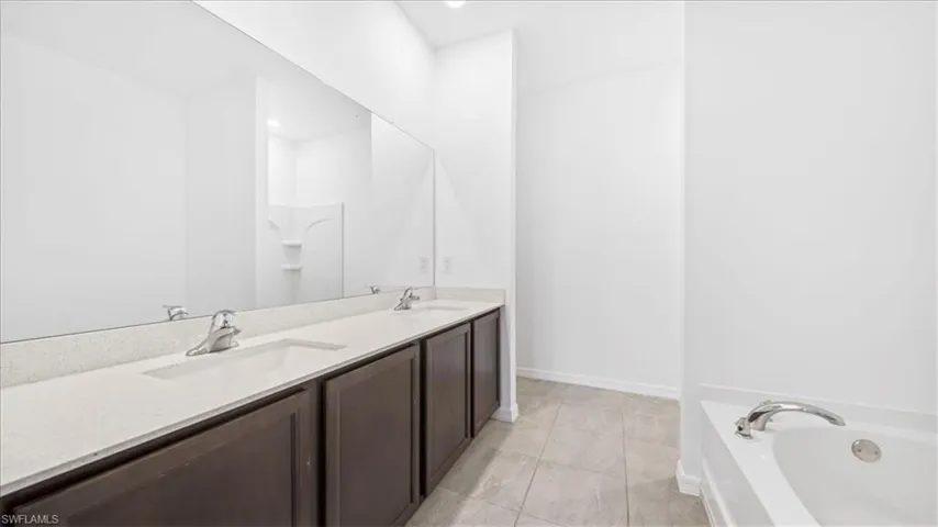2928 Nw 27th St, Cape Coral, Florida 33993