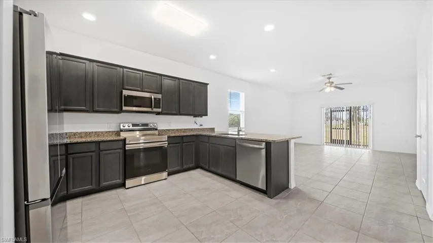 2928 Nw 27th St, Cape Coral, Florida 33993