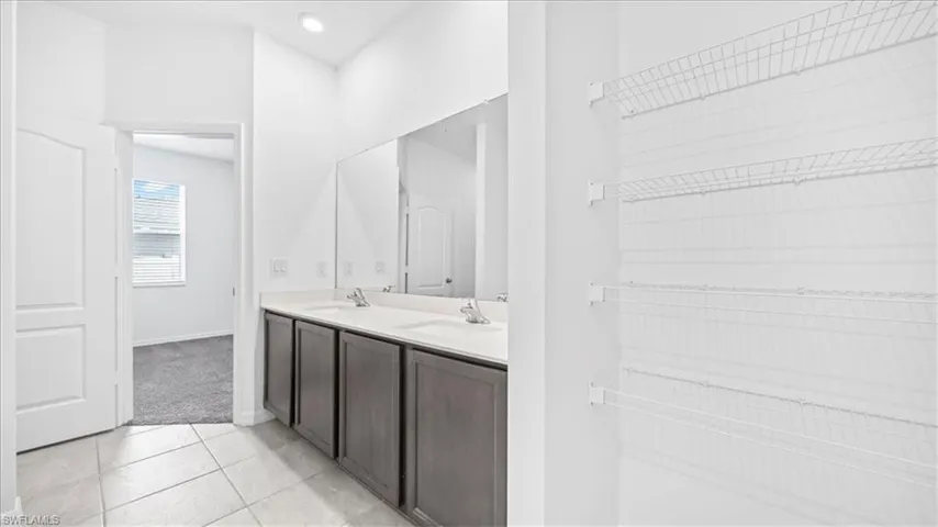2928 Nw 27th St, Cape Coral, Florida 33993