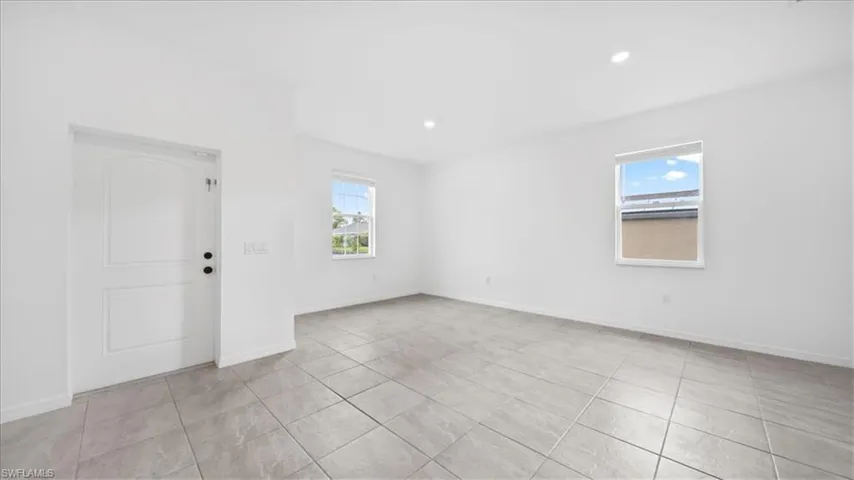 2928 Nw 27th St, Cape Coral, Florida 33993