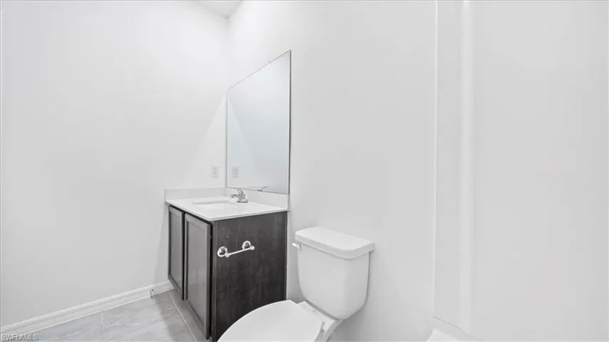 2928 Nw 27th St, Cape Coral, Florida 33993