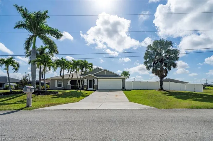 1807 37th Ave, Cape Coral, Florida 33993